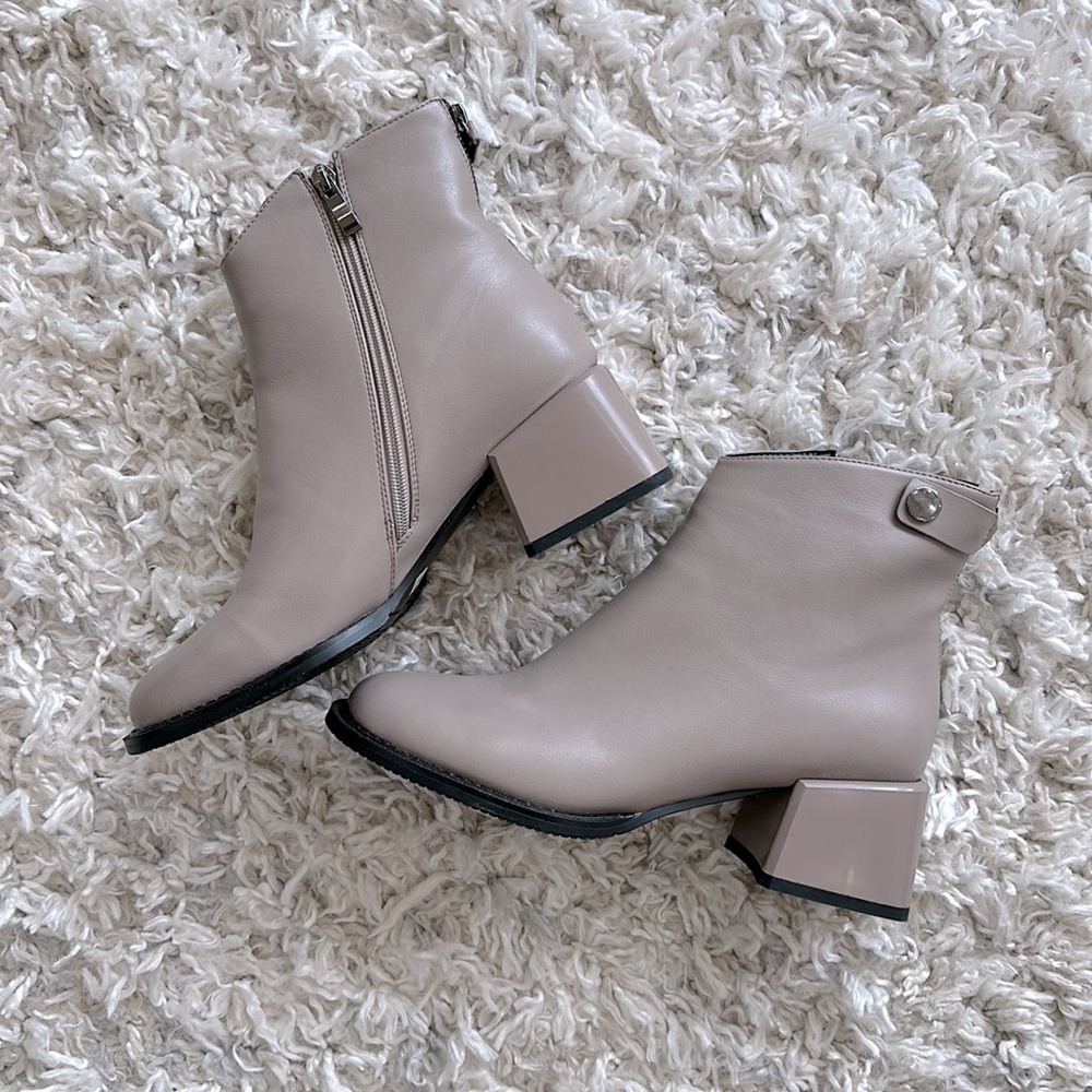 NWOT Leather European Booties
